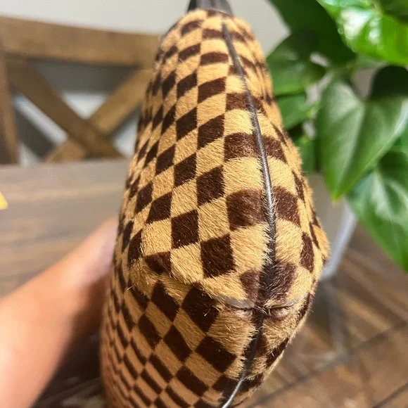 Louis Vuitton Brown and Tan Checkered Shoulder Bag - Picture 5 of 14
